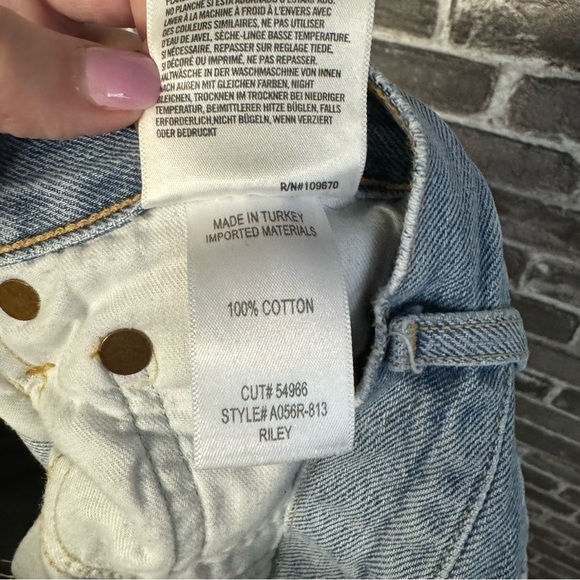 Agolde Riley High Rise Straight Crop jeans in Endeavor - Picture 9 of 9